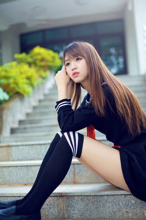 “青少年足球联赛精彩纷呈，吸引众多青少年前来观赛”，青少年足球联赛直播